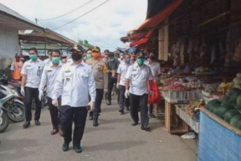 Gubernur Erzaldi Tinjau Dampak Covid-19 di Pasar Belitung