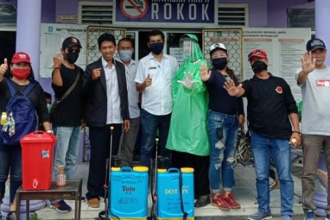 Kompak Babel, Relawan Gugus Tugas Semprot Kawasan Taman Kota
