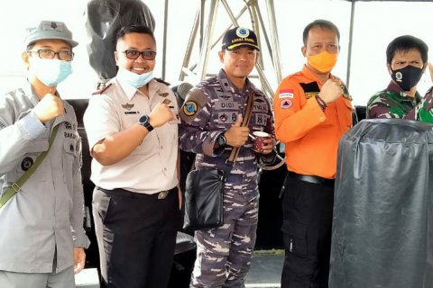 Penyelidikan Epidemiologi, Gustu Angkutan Laut Periksa dan Rapid Tes Kru KIP di Perairan Sungailiat