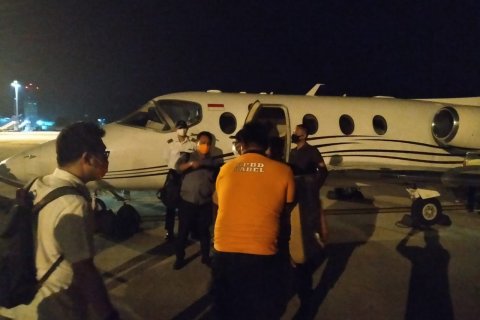 Pesawat Jet Tipe Hawker 400 Bawa PCR ke Babel