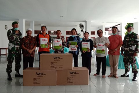 Terima APD, Bupati Bangka: Alhamdulillah Petugas Medis Tak Lagi Pakai Jas Hujan
