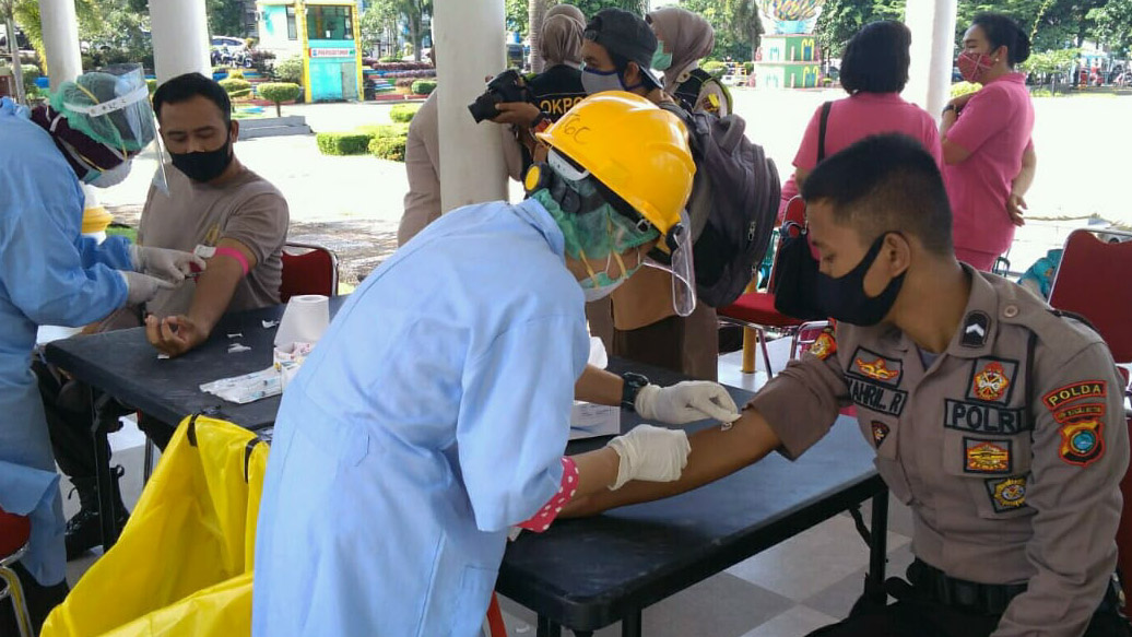 Deteksi Dini Covid-19, GTPPC-19 dan Polda Gelar Rapid Test Massal