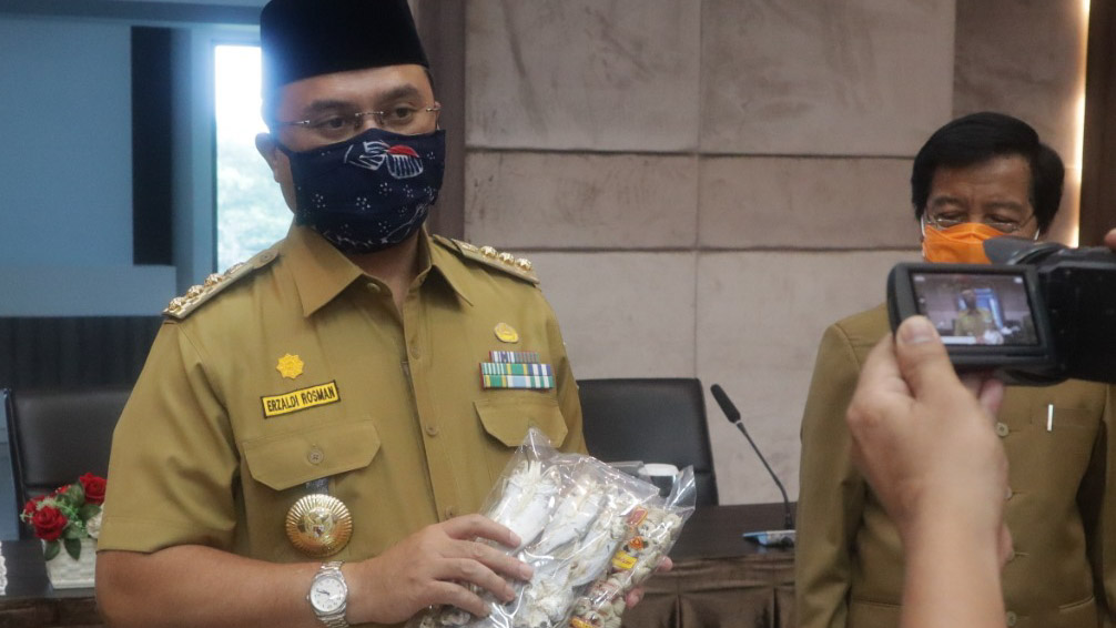 Gubernur Erzaldi Rosman : Masyarakat Tidak Perlu Khawatir Tentang Penyaluran Bantuan Masyarakat Terdampak Covid19