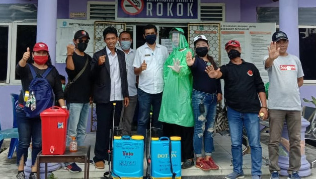 Kompak Babel, Relawan Gugus Tugas Semprot Kawasan Taman Kota