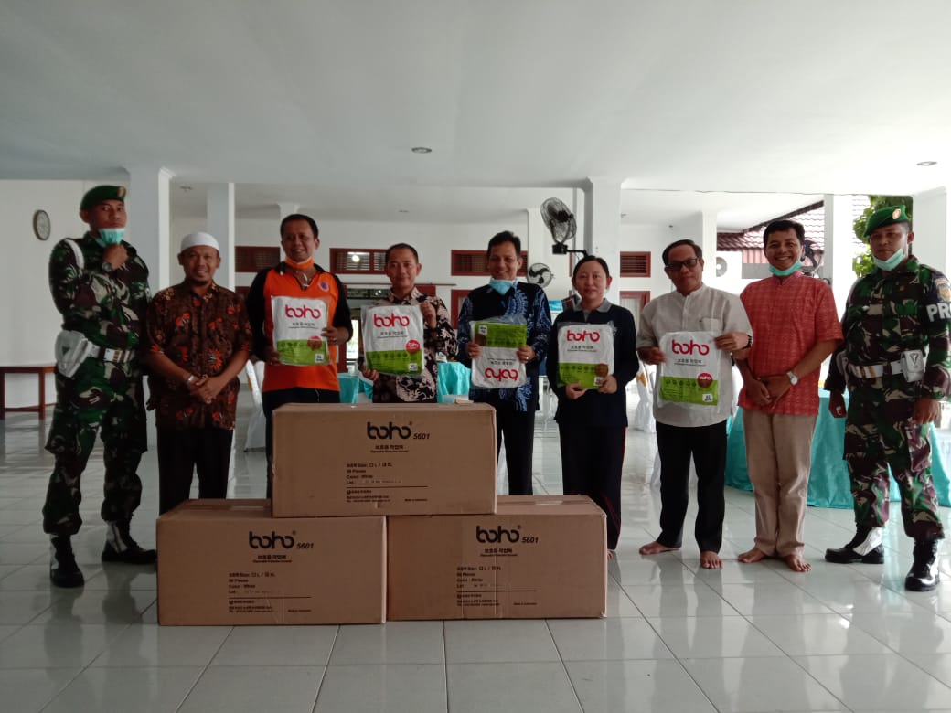 Terima APD, Bupati Bangka: Alhamdulillah Petugas Medis Tak Lagi Pakai Jas Hujan